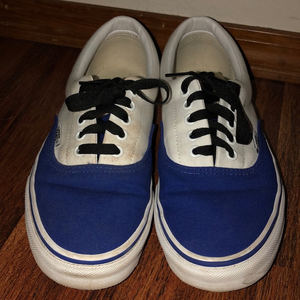 Custom Vans - Picture 3 of 3